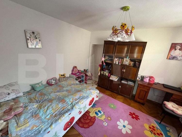 Casa, zona 0, vedere panoramica spre santurile Cetatii pretabila pentru investit - 1