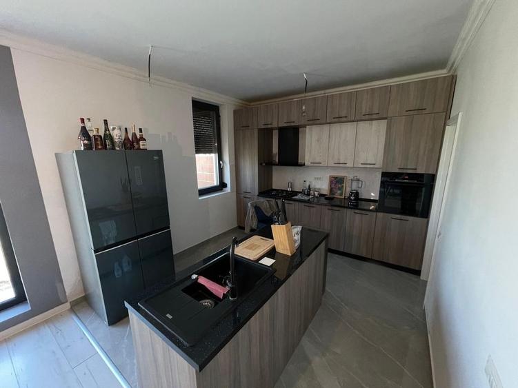 De inchiriat vila cu 4 camere in zona Otopeni. - 3