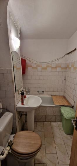 Enachita Vacarescu ,se vinde la parter apartament decomandat 2 camere pret 60000 - 13