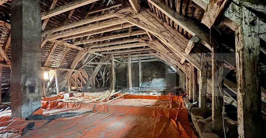 Pod spai?os, transformabil in apartamente, 285 mp, Pia?a - 1