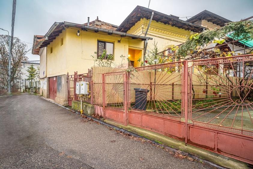 Casa ultracentrala cu 2 camere de vanzare in Ploiesti - 1