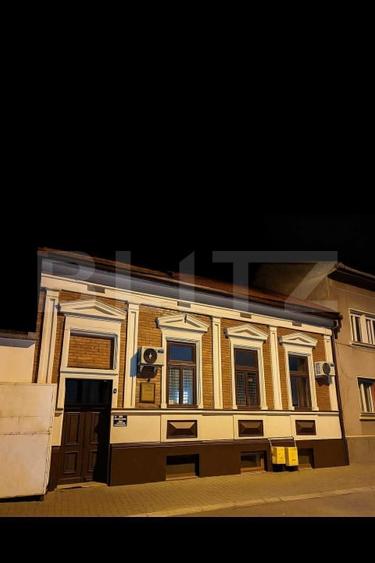 Proprietate de vanzare, cu 13 camere, 200 mp, zona ultracentrala! - 1