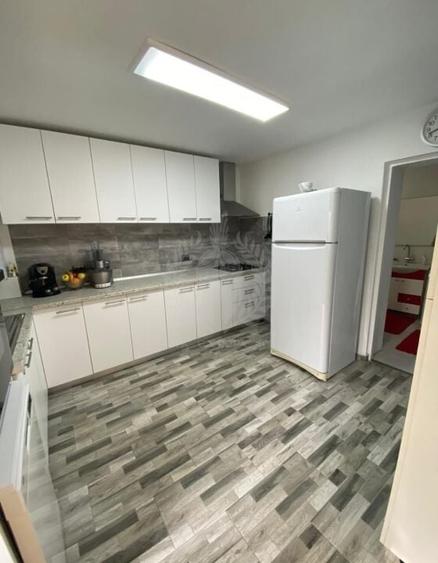 CASA 4 CAMERE // SALA SPORTURILOR // CURTE PROPRIE - 1