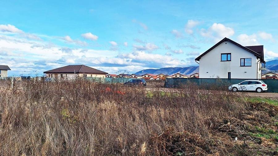 Vând teren comuna Cristian jud Brașov 714 metri patrați preț 78.000 E - 14