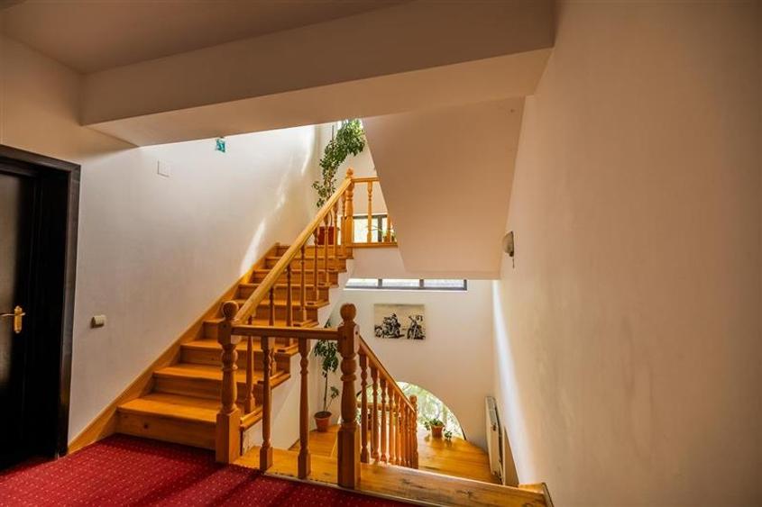 FILM! Pensiune turistica+Casa+transfer afacere+teren,Cheile Rasnoavei,Brasov - 31