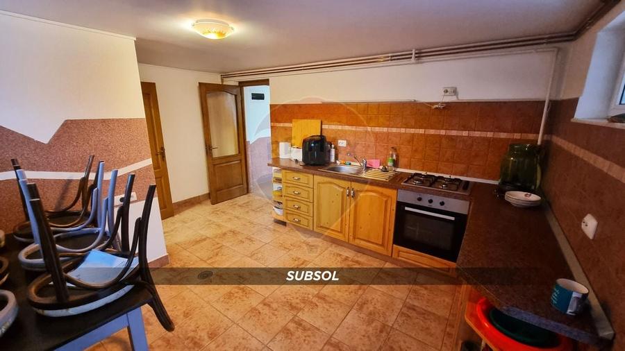 Casă / Vilă de lux cu 2 garaje, 10 camere de vânzare în BAIA MARE - 43