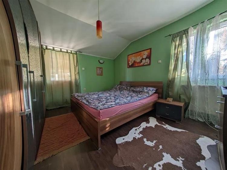 Casa cu gradina, piscina  si alte facilitati, Tarlungeni, Brasov - 5