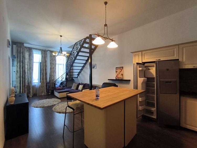 De v&acirc;nzare duplex pe strada Occidentului - 13