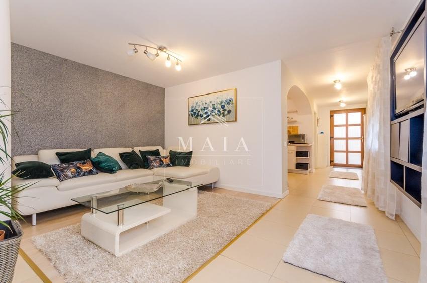 Casa 3 camere, renovata, 2 bai, terasa, Lupeni-10 min de Centru - 1