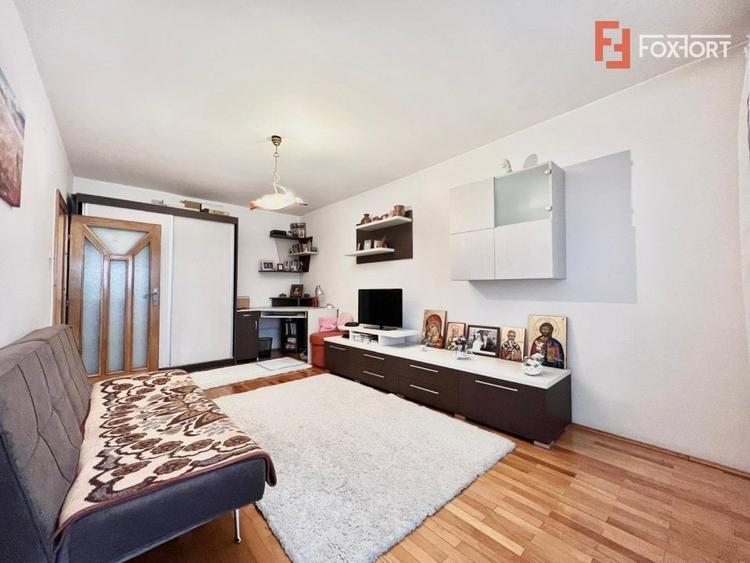 Apartament cu 3 camere, etaj 5 de vanzare, zona Lunei - 11