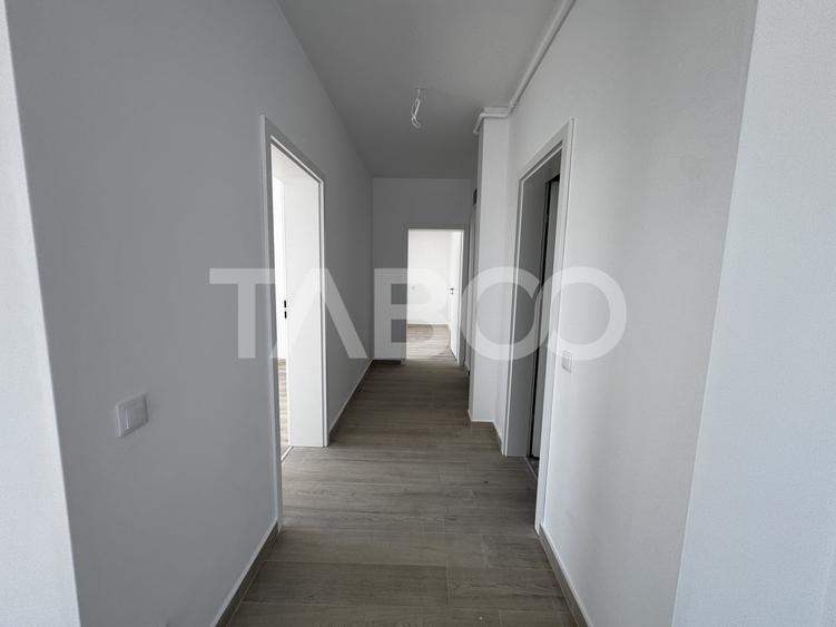 Penthouse cu 3 camere decomandat în Periferie