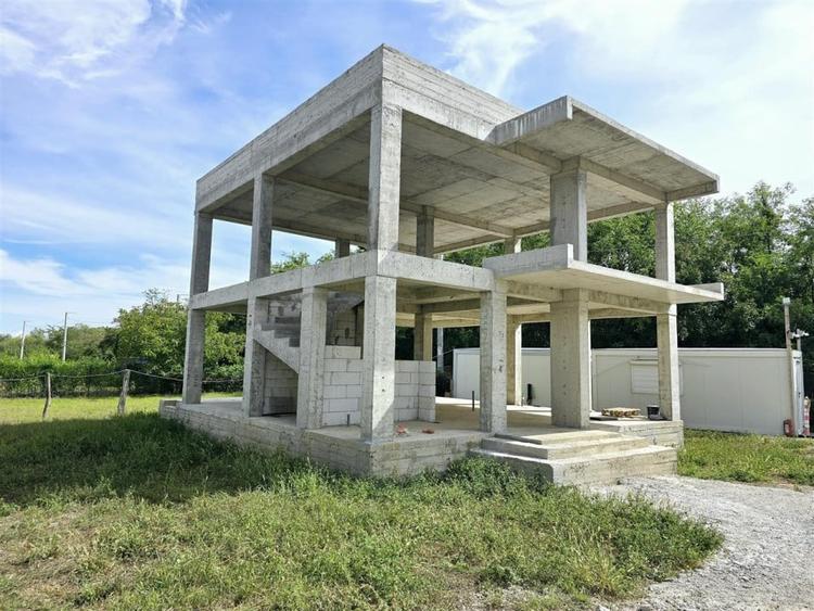 Ansamblu 8 case la structura, 3298mp teren, autorizatie valabila - 11