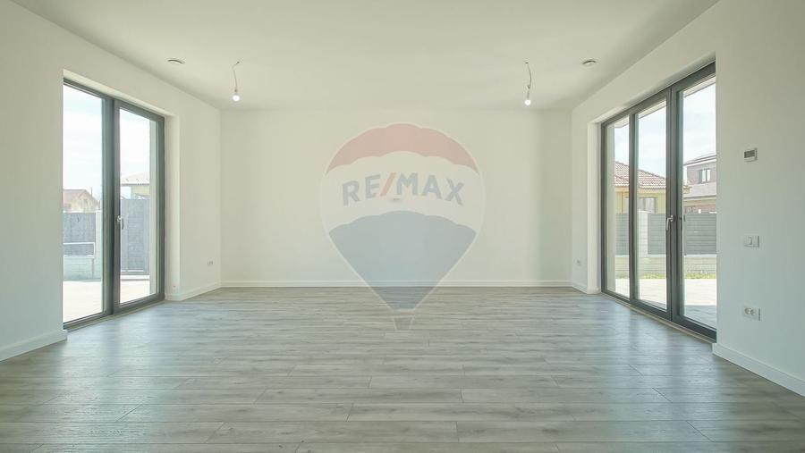 Casă  cu 5 camere de vânzare - 4