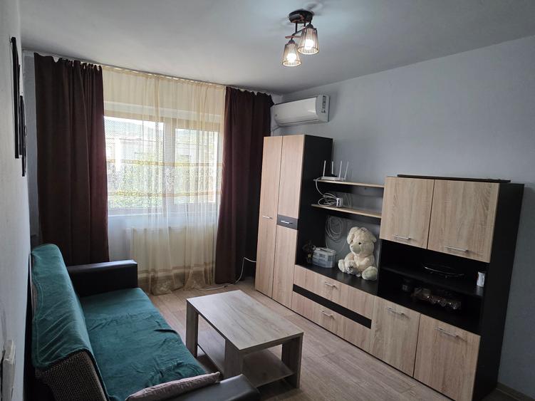 Vand apartament 2 camere Dacia - 1