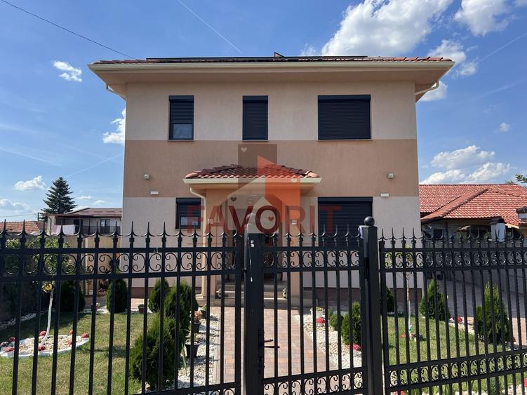Casă individuală cu 5 camere cu Canalizare în Plopi
