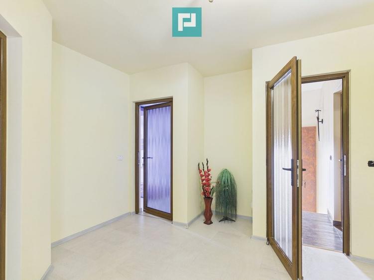 Casă spațioasă în Sântana - 10