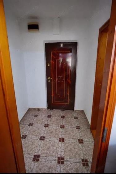 Garsoniera , etaj intermediar, Radauti - 1