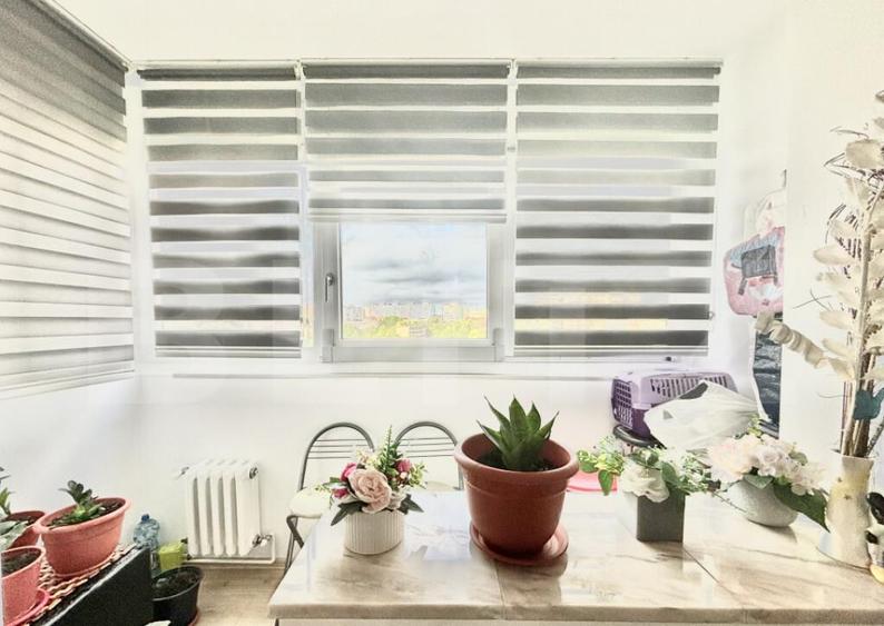 Apartament 3 camere, decomandat, et. 7/9, zona Gh. Lazar -I - 11