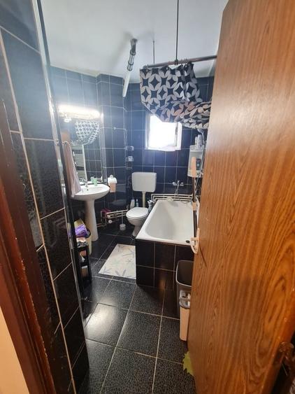 Vind 3camere decomandate etaj 3 doja - 5