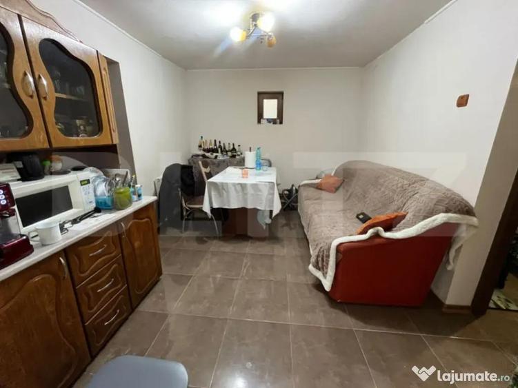 Casa moderna + teren intravilan ?i extravilan 2.638 m - 9