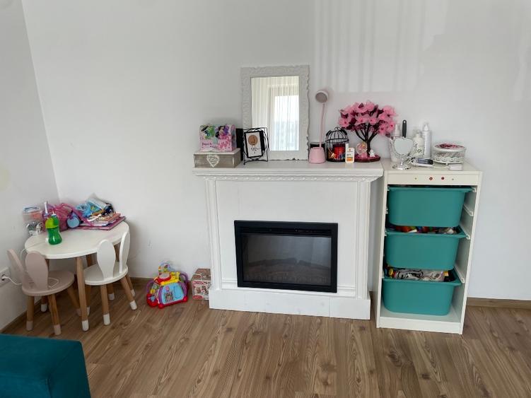 Vând apartament 3 camere - 3