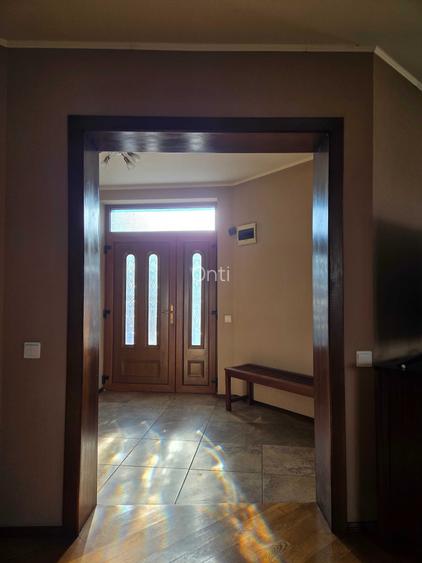 Casa spatioasa, 5 camere, sat Sasar, Maramures, zona vamii, teren 10 ari