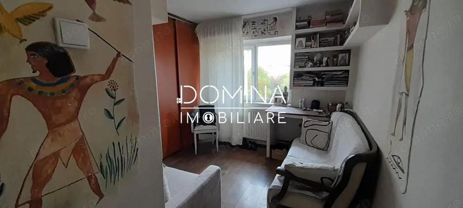 Vanzare apartament 3 camere, situat in Targu Jiu, strada Victoriei - 8