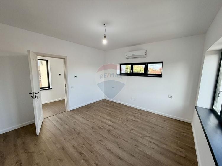 Casa / Vila cu 4 camere de vanzare in zona Nord - 8