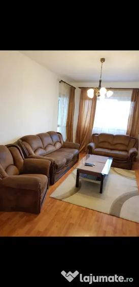 Apartament cu 3 camere decomandat în Calea București