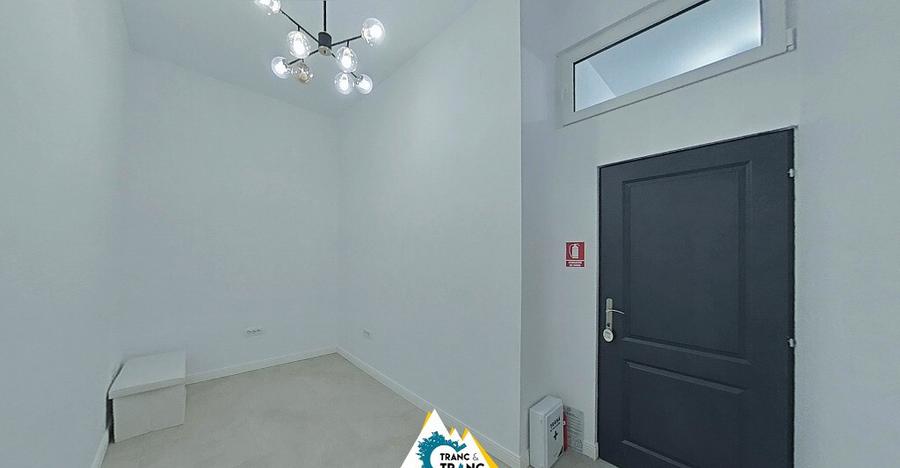 Salon inchiriat Afacere la cheie pe B-dul Revolu?iei, Arad - 21