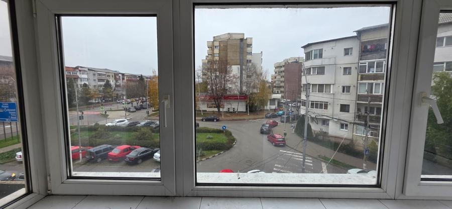 Energiei- etajul 2- Spatios - 1