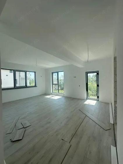 Vanzare Vila Individuala/Cristalului/5 camere id nr 54 - 17