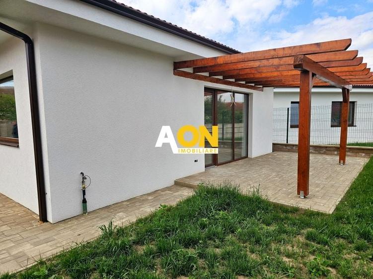 Casa semifinisata, 4 camere, 392 mp teren,  Barabant - 2