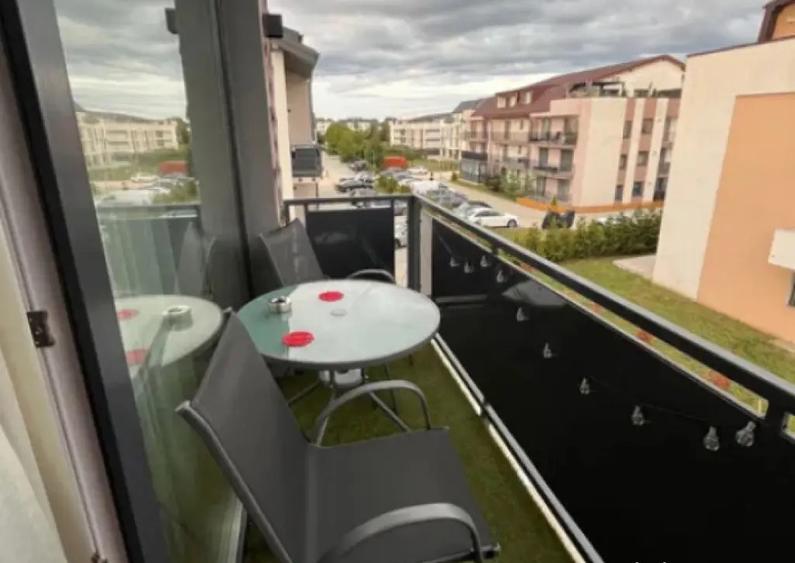 Apartament 3 camere, decomandat - zona Tractorul - 3