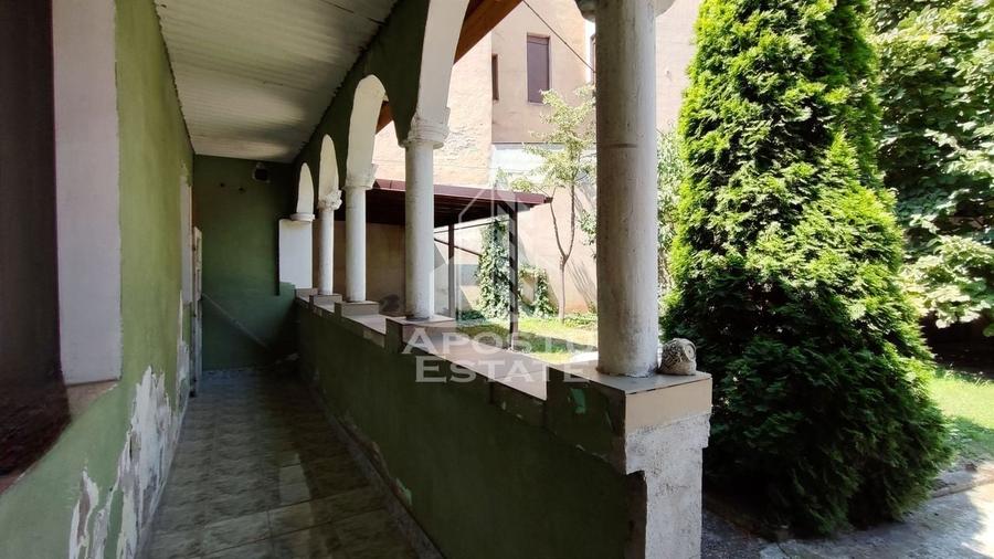 Casa la curte comuna 4 camere, zona Centrala - 17