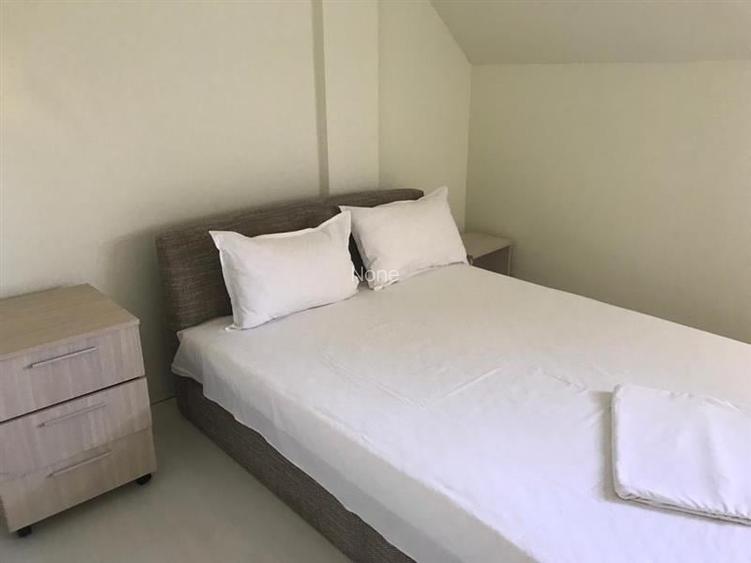 Apartament cu 3 camere semidecomandat, mobilat în Zorilor Apartament cu 3 camere semidecomandat, mobilat în Zorilor