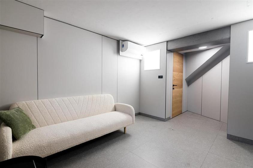 RECO Spatiu comercial ultracentral str Jean Calvin Oradea - 11