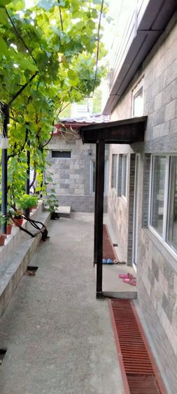 Casa de vanzare in spate la bloc privilege - 3