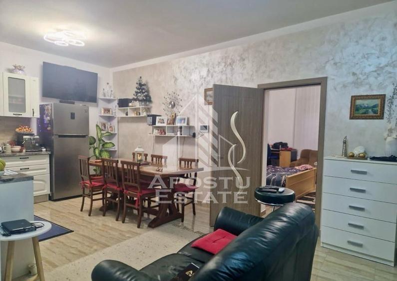 Casa cu 4 camere, , centrala proprie ,zona Parneava - 1