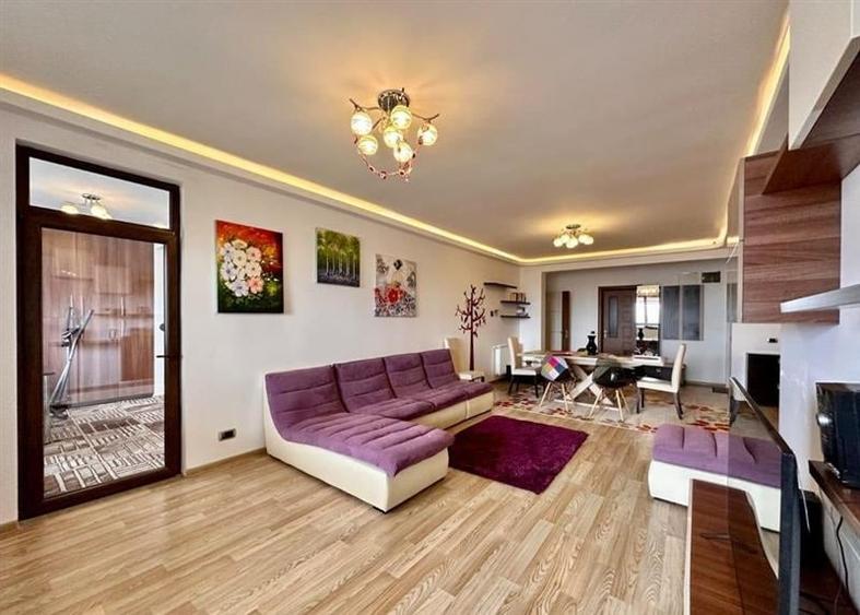 In spectacol structural, vedere deschisa, elegant mobilat si echipat, Tractorul, - 17