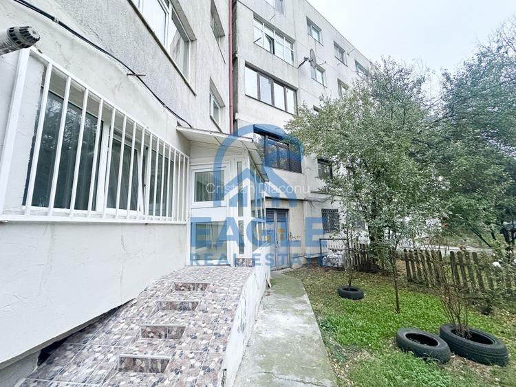 Tomis 3 - 3 Camere 2 Bai Renovat complet cu 2 Intrari Ideal Cabinet