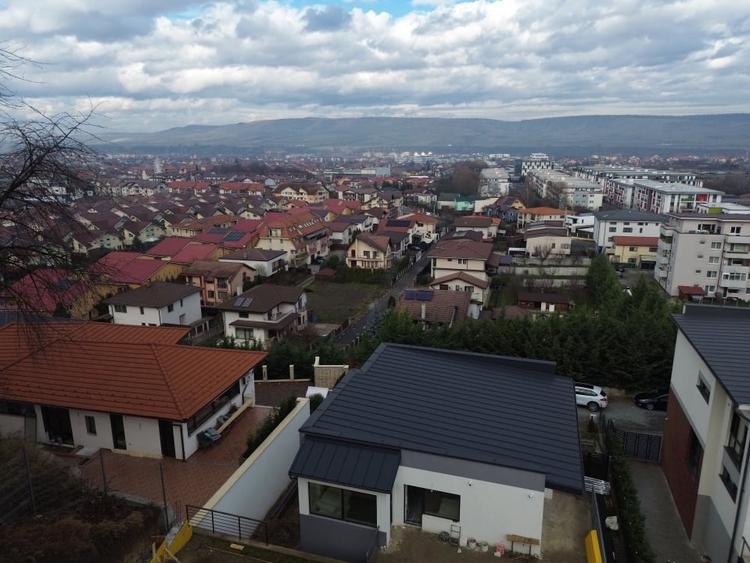 Casa individuala, 230mp utili, 5 dormitoare, 750mp teren, zona Vivo - 7