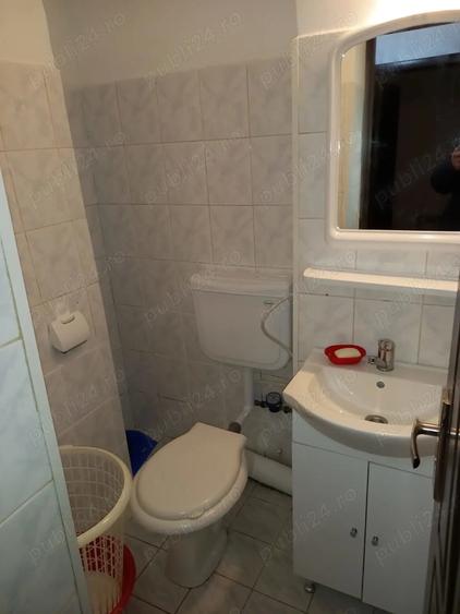 Proprietar, inchiriez garsoniera, strada Crinului - 10