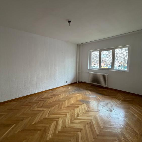 13 Septembrie - Panduri langa spitalul Burghele, parter, nemobilat, 68mp - 3