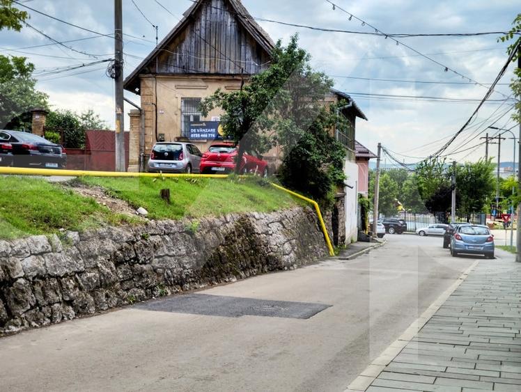 Oportunitate! Ultracentral, casa si teren, mun. Turda, jud. Cluj - 1