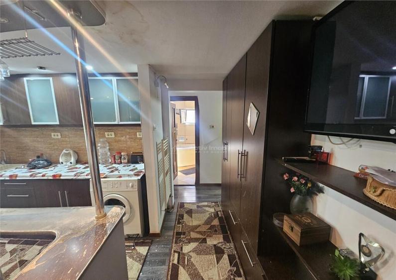 Resita, 2 Cam. Dec., Mobilat Utilat, Micro 4 - 3