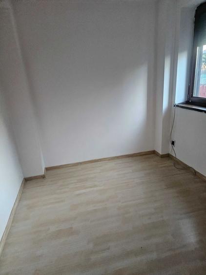 Apartament 3 camere Ghencea, curte cu foișor, parter - 6