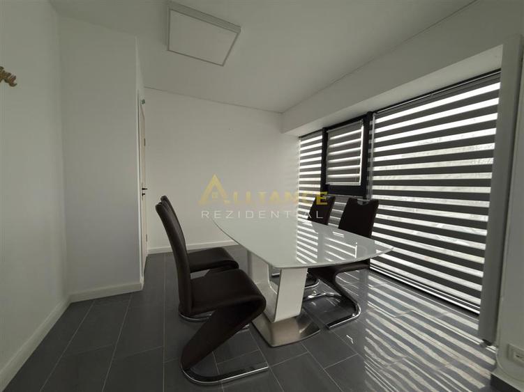 Spatiu de inchiriat,stradal l,la 1-2 minute de mers pana la metrou. - 8