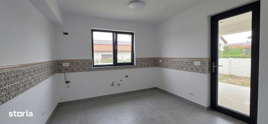 Casă cu 4 camere în Domnești