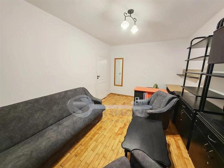 Apartament cu 2 camere decomandat în Hala Centrală
